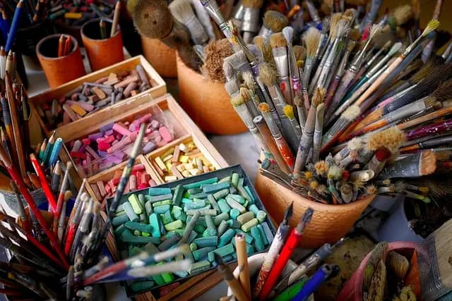 Cómo elegir los mejores colores económicos para decorar tu hogar